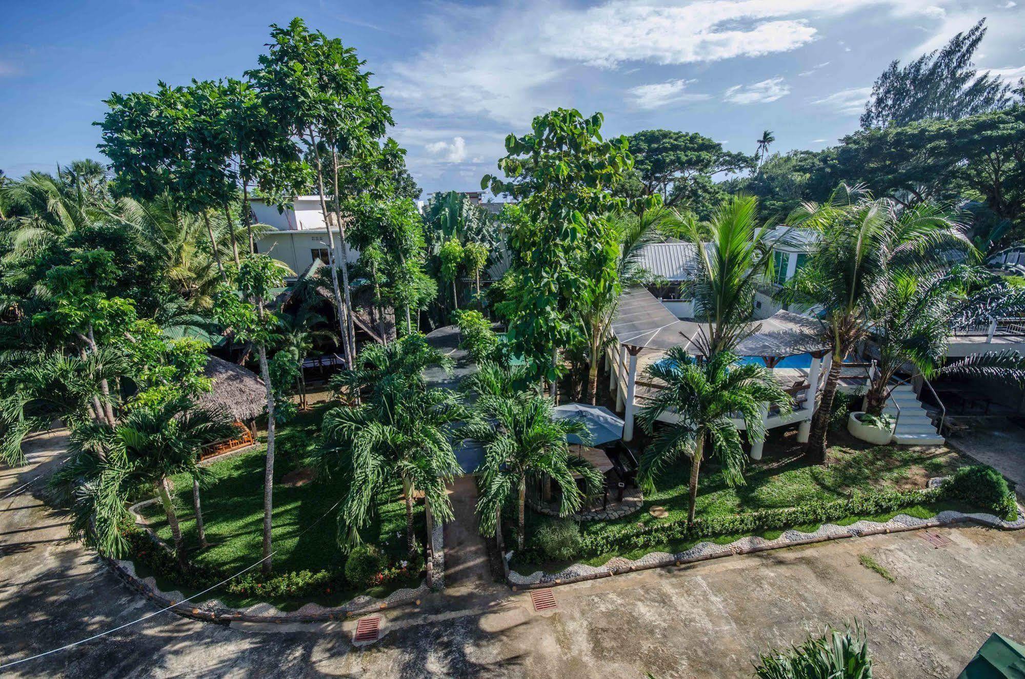 Reddoorz Premium @ Abueg Road Extension Puerto Princesa Exterior foto